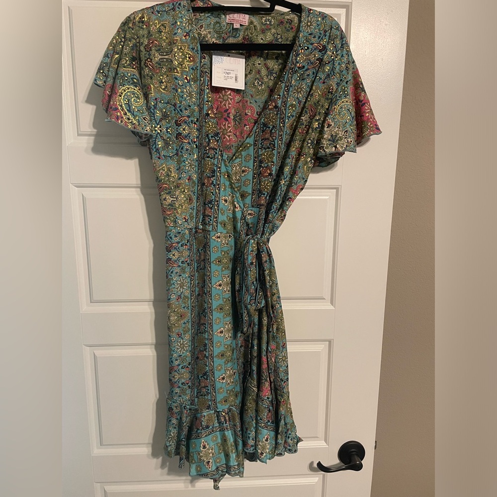Large wrap dress NWT beautiful pink green and gold pic doesn’t do it justice